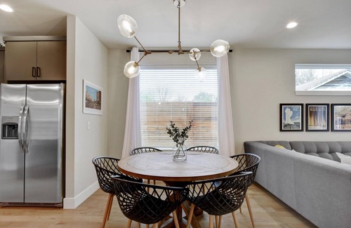 East MLK House | InstaWorthy Group Travel Retreat | 3.5 Miles to DT