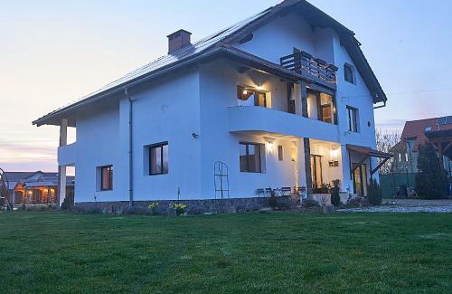 Cristian House | Insula Christiana