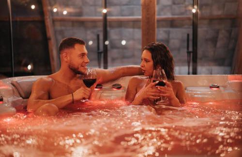 Manage Hotel | Intense Experience - Suites wellness avec piscine jacuzzi sauna billard privatifs
