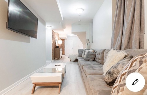 Bergen Apartment | Interior designer’s abode in jersey city min to NYC