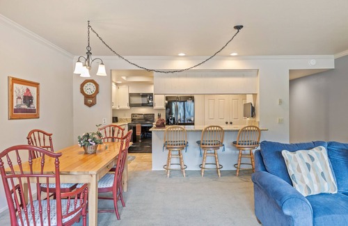 June Lake Condo | Interlaken 34, overlooking beautiful Gull Lake.
