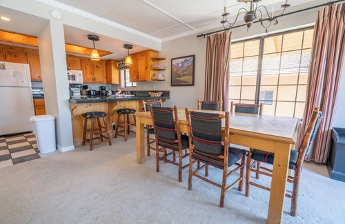 June Lake Condo | Interlaken #5 - 2 BR/2 BTH with views of Gull Lake & Carson Peak