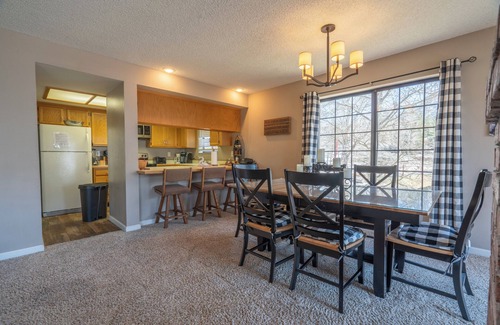 June Lake Condo | Interlaken #8 Updated 2 BD/2 BTH
