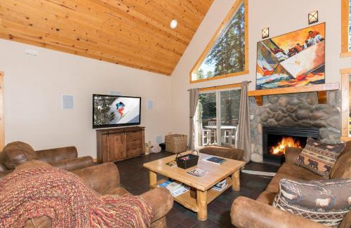 Homewood House | Interlaken West Shore 3BR Pet friendly, Walk to Lake Minutes from Skiing