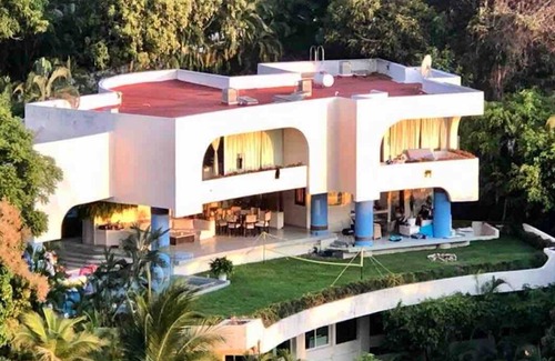 Las Brisas Villa | INTIMACY, BEAUTY AND THE BEST VIEW