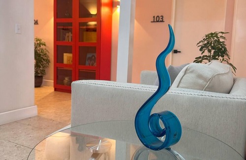 Avenida Revolucion Hotel | INTJ Hotel