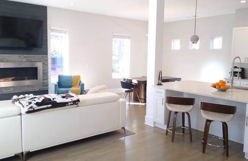 Edgewood House | INTOWN, MODERN, 3 STORY HOME WITH HUGE ROOFTOP TERRACE