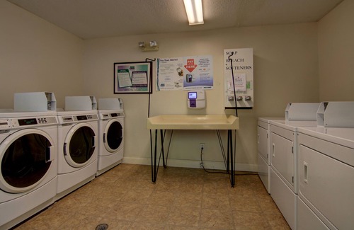 Town Center Hotel | InTown Suites Extended Stay Atlanta GA - KSU/Kennesaw