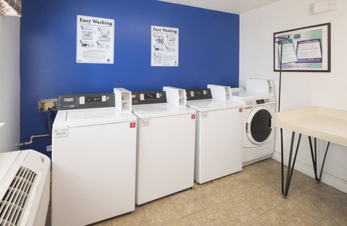 Town Center Hotel | InTown Suites Extended Stay Atlanta GA - KSU/Kennesaw