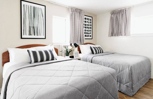 Gwinnett Place Hotel | Intown Suites Extended Stay - Atlanta GA- Duluth