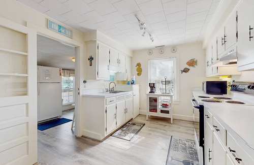 Shallotte House | Intracoastal Waterway-view cottage with private deck, & central AC