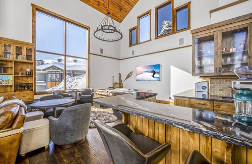 Big White Ski Resort Ski Chalet | Inuksuk Lodge 4800 sq ft of Big White Excellence