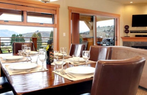 Chelan Resort | INVENTORY SPECIAL $599 - 8/3 to 8/6/22 Luxury Resort at Lake Chelan (last one)