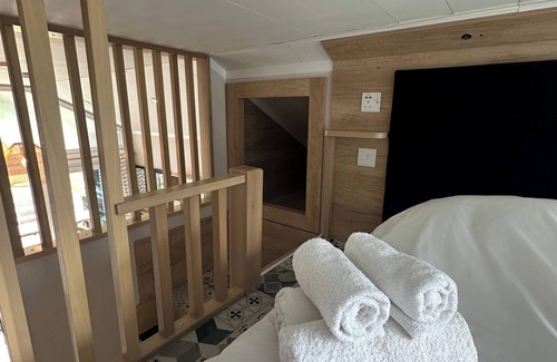 South Galson Cabin | Inverness Lodge-Free Parking-Balcony-Sleeps 4