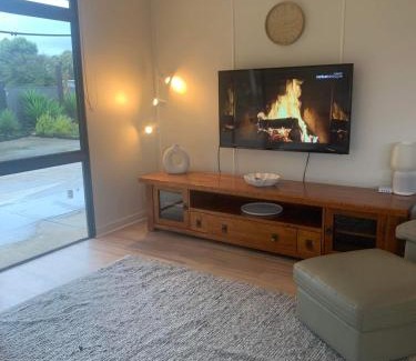 Kingscote Apartment | Investigator Beach Breeze Apartments U1
