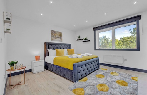 London Borough of Hounslow Apartment | Inviting 1-bed House in Feltham