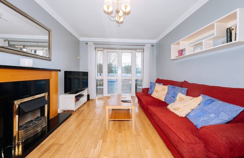 Dublin Apartment | Inviting 1BD Flat - 21 Mins From Dublin Airport!