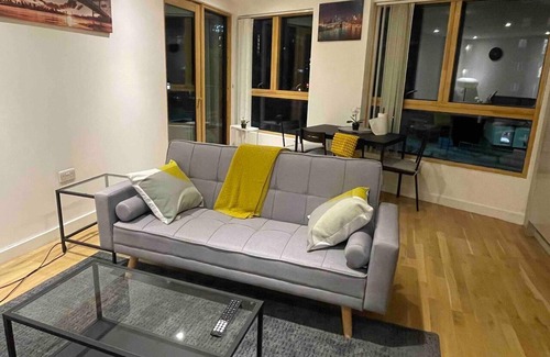 Reading City Centre Apartment | Inviting 2-bed Apartment in Reading