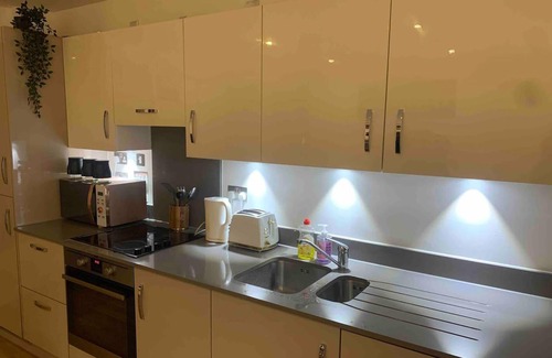 Reading City Centre Apartment | Inviting 2-bed Apartment in Reading
