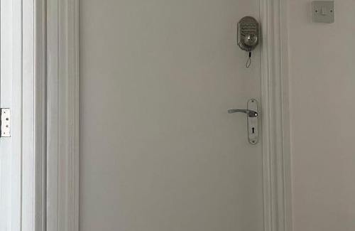 Clayhall Apartment | Inviting 2-Bed Apartment in Ilford
