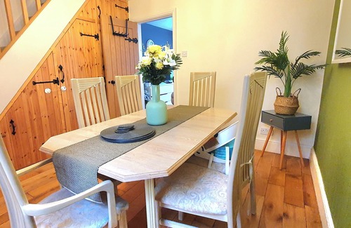 Windsor City Centre Cottage | Inviting 2-bed Cottage in Windsor