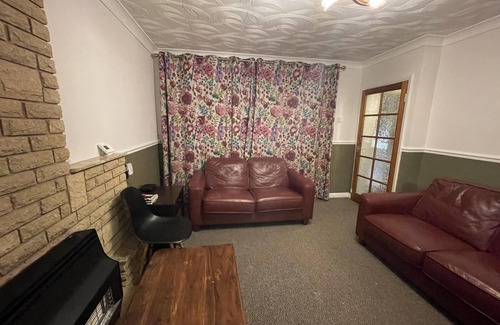 Birmingham House | Inviting 2-bed House in Birmingham