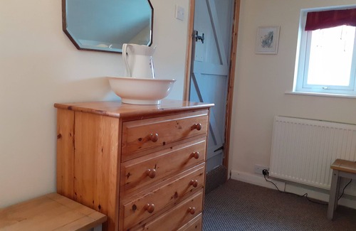 Rhyd-y-clafdy Cottage | Inviting 3-bed Cottage Close to Pwllheli