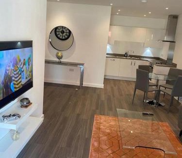 Dartford Apartment | Inviting 4-Bed Apartment in Dartford