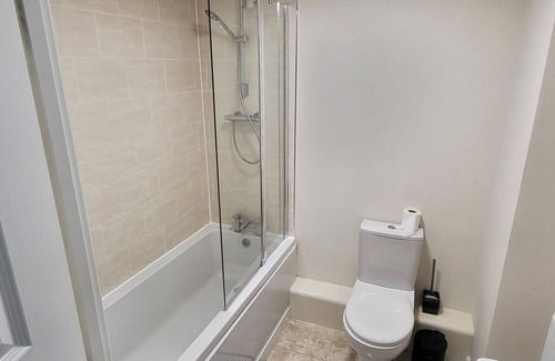 Congerstone Apartment | Inviting 6-bed House in Nuneaton