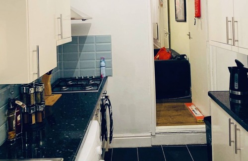 Coventry House | Inviting 7-bed House in Coventry City Centre