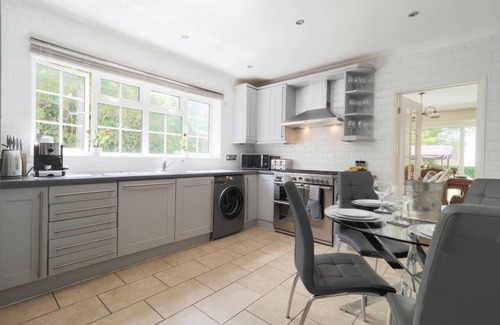Hythe House | Inviting 7-Bed House with sea views in Hythe.