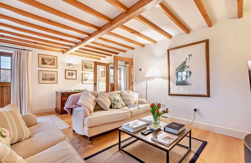 Freeland Cottage | Inviting and cosy dog friendly holiday cottage - Elm Farm Annex