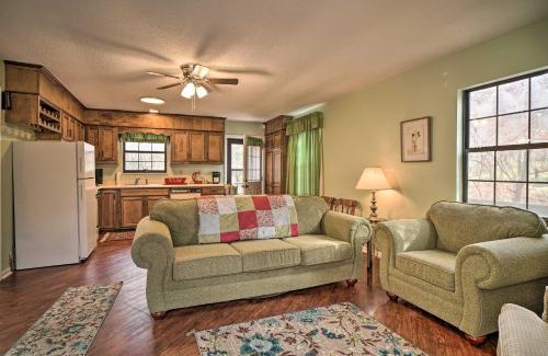 Carson Springs Apartment | Inviting Apartment with Deck in Smoky Mountains