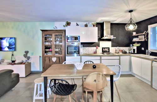 La Coucourde House | Inviting cottage in the Rhone Valley.