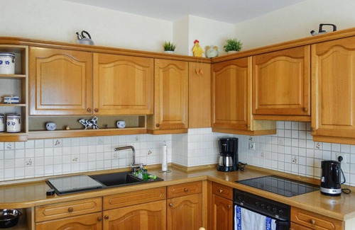 Roffhausen House | Inviting cottage in a quiet location close to several family friendly activities.