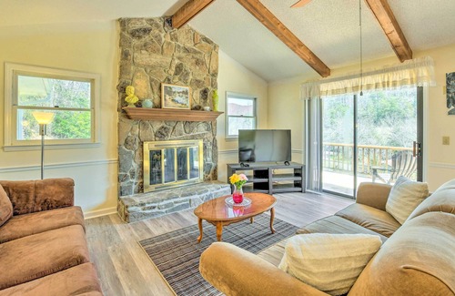 Franklin Cabin | Inviting Franklin Cabin w/ Deck & Mtn Views!