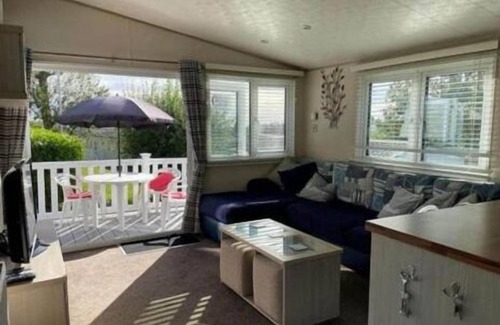 St Leonards-On-Sea Cabin | Inviting 2-Bed Caravan on Combe Haven Holiday Park