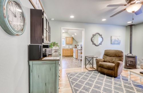 McKinleyville House | Inviting house w/a quiet yard to relax in & BBQ - close to beaches and redwoods