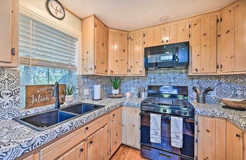 Julian House | Inviting Julian Home w/Scenic View & Hot Tub