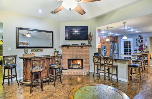 Lewisville House | Inviting Lewisville House with Patio and Grill!