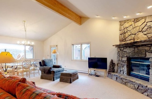 Florissant Apartment | Inviting lodging w/ wood-burning fireplace, mountain views, & high-speed WiFi!