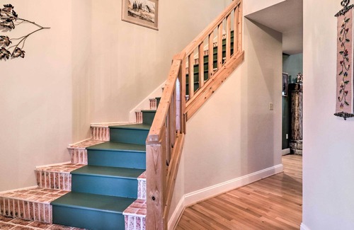Valley Creek Run House | Inviting Maggie Valley House ~ 4 Mi to Slopes
