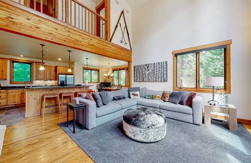 Crown Cabin | Inviting mountain cabin with skiing, fireplace, balcony, hot tub, & W/D