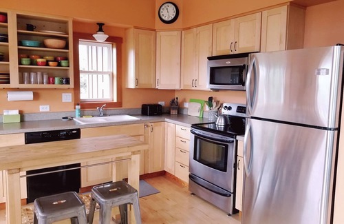 Philipsburg House | Inviting Peaceful House in the Heart of Philipsburg.