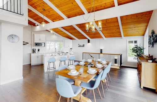 Camano Island House | Inviting pet-friendly waterfront home with firepit, pool table, grill, & W/D