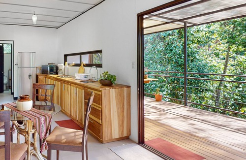Santa Cruz de Leon Cortes House | Inviting riverfront home with mountain views, full kitchen, & dog-friendly