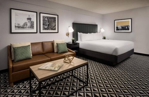 Brookline Hotel | Inviting Room Perfect for Family Adventures in Boston! Onsite Dining!