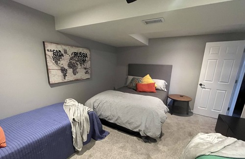 Farmington House | Inviting space 5 min from Lagoon, Station Park restaurants & shopping, & trails!