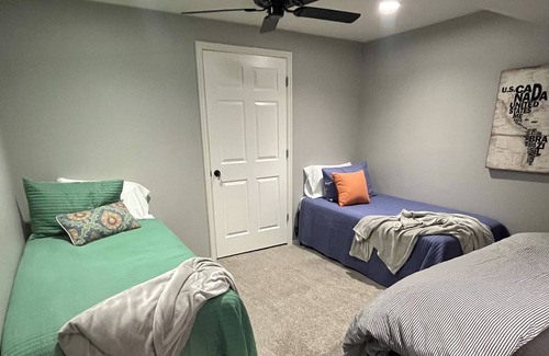 Farmington House | Inviting space 5 min from Lagoon, Station Park restaurants & shopping, & trails!
