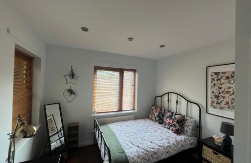 Shadwell Apartment | Inviting & Spacious 3BD Flat - Shadwell